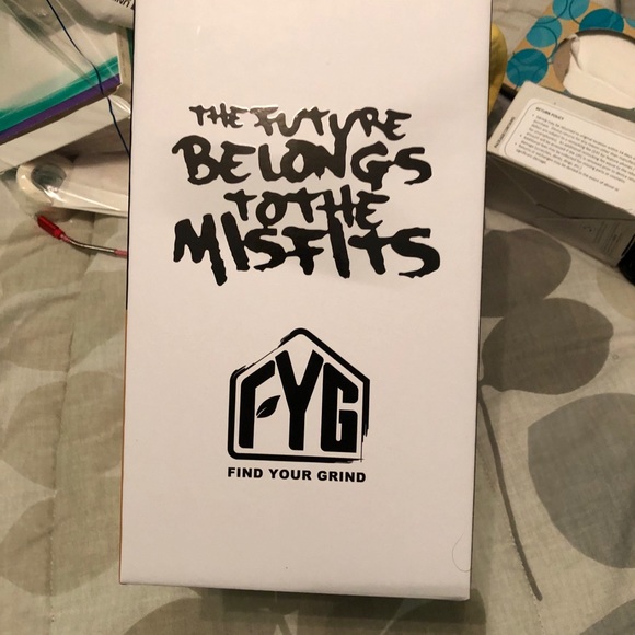 Steve Aoki Vinyl Action Figure Toy FYG x Mindstyle - Picture 5 of 5